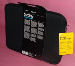 Dicota Take.Off Smart XL – brašna na notebook 15,4–17" černá